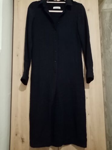 ženska crna košulja: Zara, XS (EU 34), Jednobojni, bоја - Crna