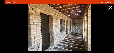Дома: 🏡 Продаётся дом в Джалал-Абаде 📍Адрес: ул. Аттокура Азимканова 108а — 4