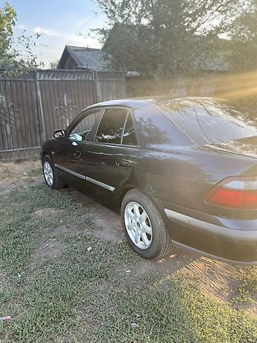 dodge caravan: Mazda 626: 1998 г., 1.8 л, Механика, Бензин, Седан — 4