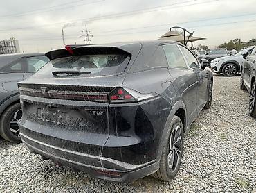 подлокотник солярис: Changan : 2026 г., 1.5 л, Робот, Электромобиль, Кроссовер — 4