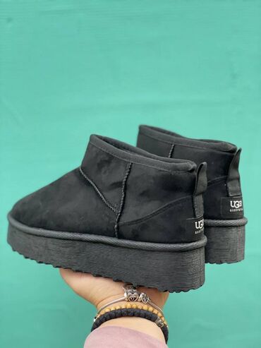 zara kratke cizme zenske: Ugg mini boots, 41