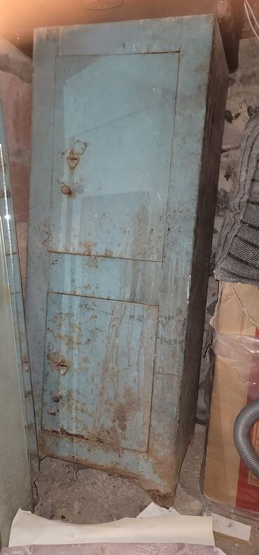 Avtoservis avadanlıqları: Seyf şkaf 50*40*130