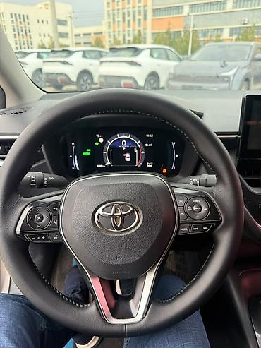 машины до 500: Toyota Corolla: 2023 г., 1.8 л, Автомат, Гибрид, Седан — 6