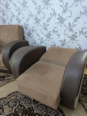 2ci el perde: Divan ( 2 yastıq ilə) ve kreslolar. Hamısı açıqlandır. Yaxşı — 5