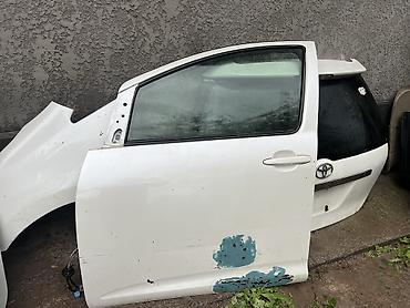 Бампер и комплектующие: Бампер Toyota, Оригинал — 4