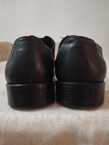 Ayaqqabılar: Ayaqqabı 43 razmer alınib 89 azn 5 saatliq geyinilib bəyliyində — 6