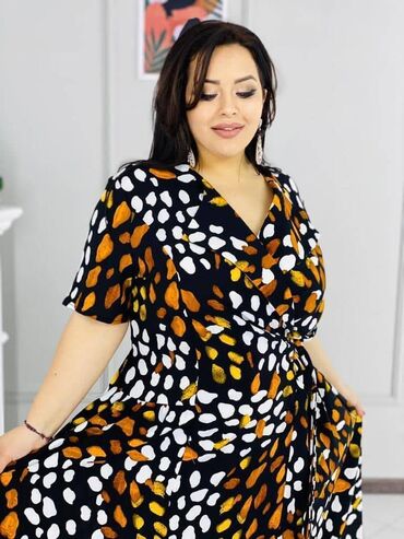 Повседневные платья: Платье.
в стиле max mara .
размеры: 52.
Платная доставка по городу — 16