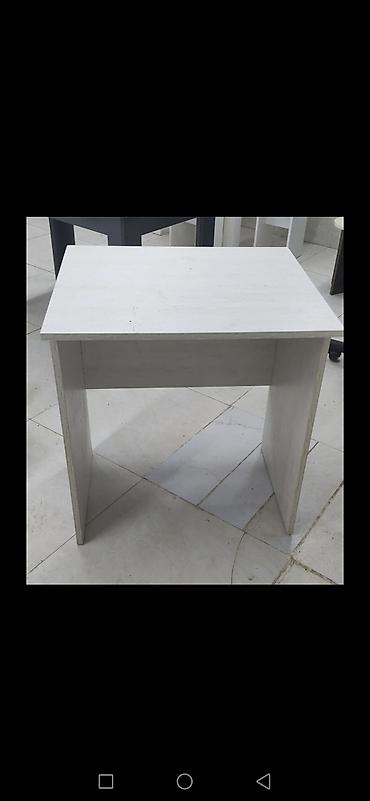 ders stulu: Yazi stolu. Ağ ağac teksturalı kiçik masa - Minimalist dizayn — 1
