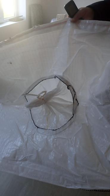 Контейнеры: Məhsul: Big-bag (FIBC) kisələri Təsvir: - Material: Yüksək sıxlıqlı — 3