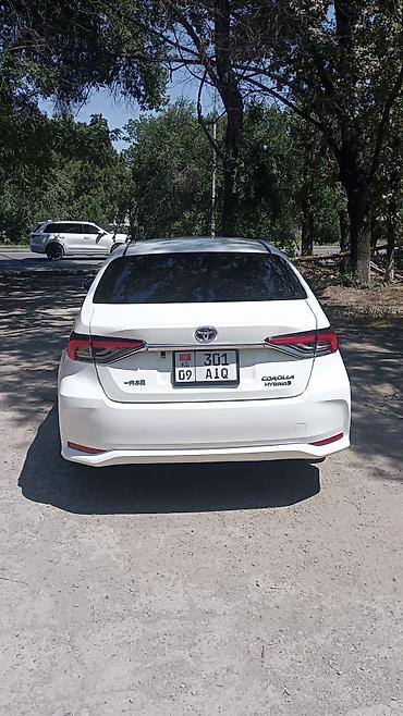 corola: Toyota Corolla: 2021 г., 1.8 л, Вариатор, Гибрид, Седан — 4