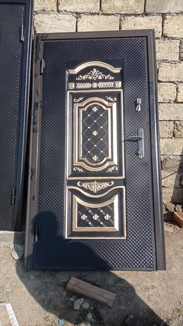 Giriş qapıları: Mənzil üçün Yeni Giriş qapısı Zamok ilə, Zəmanətli, Ödənişli quraşdırma, Ödənişli çatdırılma, Rayonlara çatdırılma, Ünvandan götürmə — 13