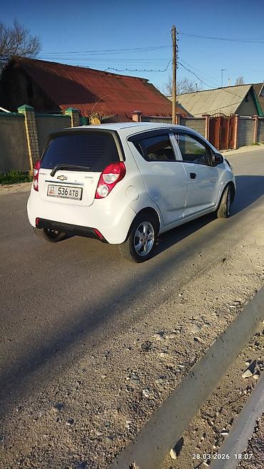 shevrolet lacetti: Chevrolet Spark: 2015 г., 1 л, Автомат, Бензин, Хэтчбэк — 5