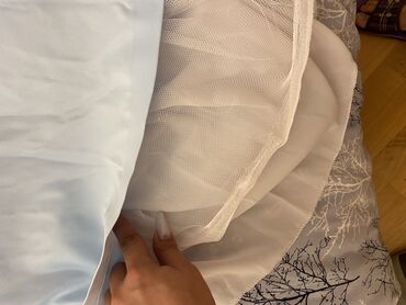 Ziyafət donları: Yep yenidir. Bir defe geyinilib,nişanda. El işi bahalı parçadır — 7