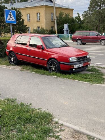 длинные гольфы: Volkswagen Golf: 1992 г., 1.8 л, Механика, Бензин, Хэтчбэк