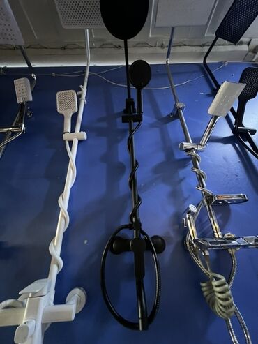 чёрный краска матовый: Душевой комплект, настенный, черный матовый - Верхний душ: круглая