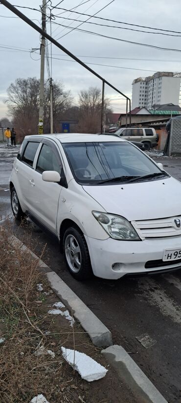 Toyota: Toyota ist: 2003 г., 1.3 л, Автомат, Бензин