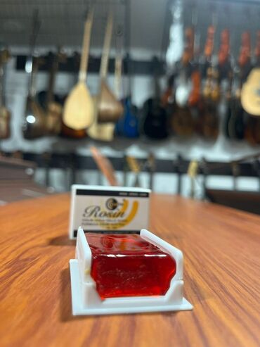 Kanifol: Skripka, viola və violonçel kimi simli alətlər üçün nəzərdə tutulmuş — 18