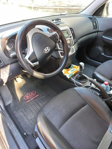 Hyundai: Hyundai i30 CW (universał) avtomobil - Kuzov: universal, qara rəng — 12