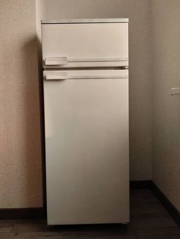 корпус холодильник: Холодильник Б/у, Двухкамерный