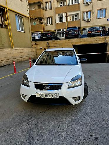 chery maşın: Kia Rio: 1.6 l | 2011 il Sedan — 2