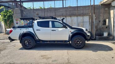 kredit disk: Mitsubishi L 200 üçün baqajlar satılır . Baqajların hər biri yenidir