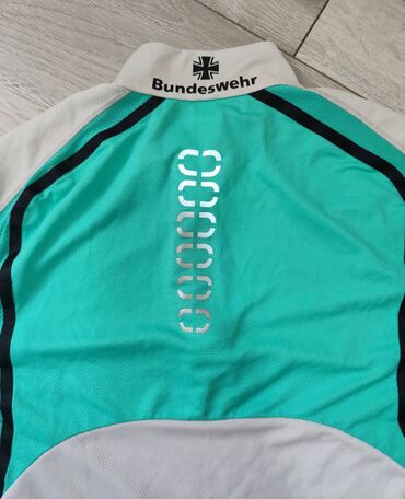 Sportska odeća: Gornji deo odeće, Za odrasle, Upotrebljenо — 7