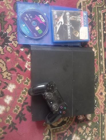 Sony PlayStation: Игровая приставка Sony PlayStation 4 с комплектом: в подарок хбокс — 1