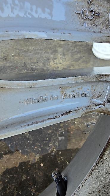 r18 резина: Комплект оригинальных дисков Mercedes-Benz AMG с шинами - Количество — 4