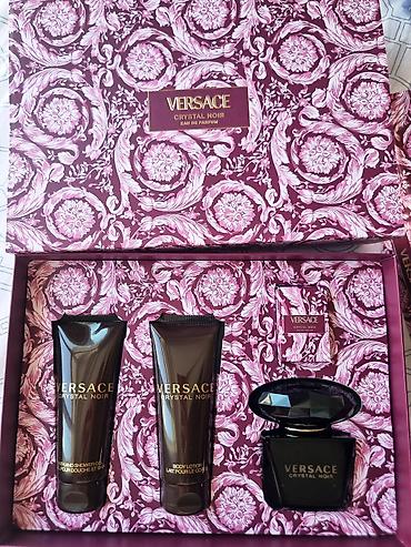 Versace Crystal Noir Eau de Parfum hədiyyə dəsti Dəst tərkibi: -