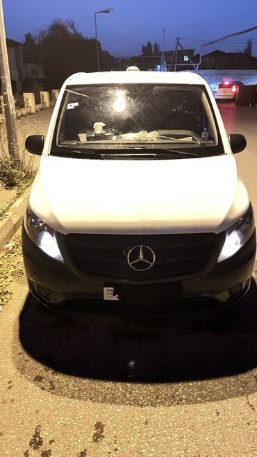 Yük maşınları: Ağ rəngli yük/furqon tipli mikroavtovan Xüsusiyyətlər: - Geniş yan — 28