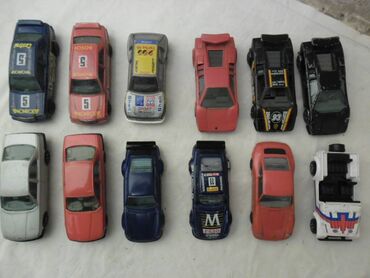 igracke za bebe: Burago 1:43 razni 6 kom.beli dzip,crveni Mercedes,crveni i sivi