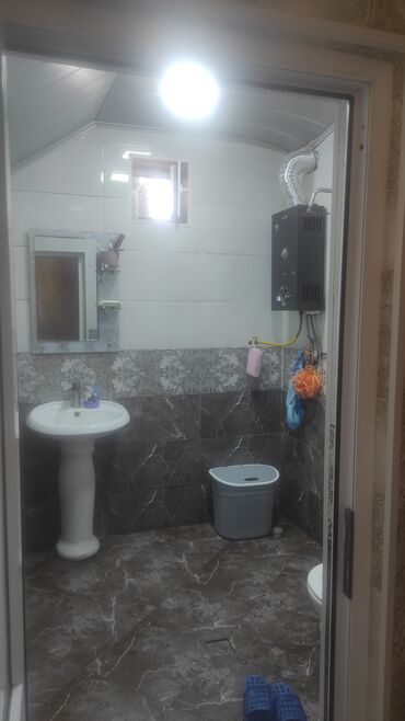 Həyət evləri və villaların satışı: 4 otaqlı, 2 kv. m, Kredit yoxdur, Orta təmir — 7