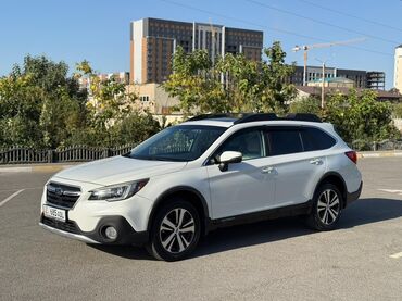 субару легаси 4: Subaru Outback, белый кросс-универсал. Кузов и экстерьер: - Цвет