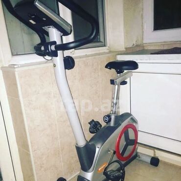 Elliptik trenajorlar: Stasionar velosiped, evdə idmanla məşğul olmaq üçün əlverişlidir