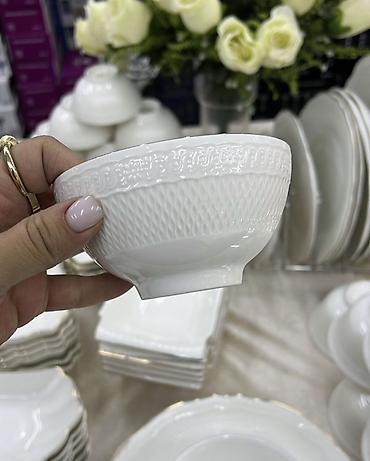 Наборы посуды: Белоснежный столовый сервиз из тонкого фарфора с рельефным узором и — 3