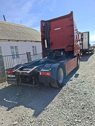 285 75 17: Тягач, Volvo, 2000 г., Без прицепа — 3