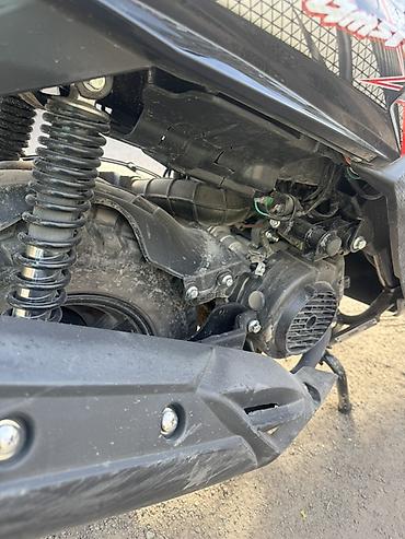 n max: Скутер Benelli (50–125 см³, серия Street/City) в черном цвете — 7