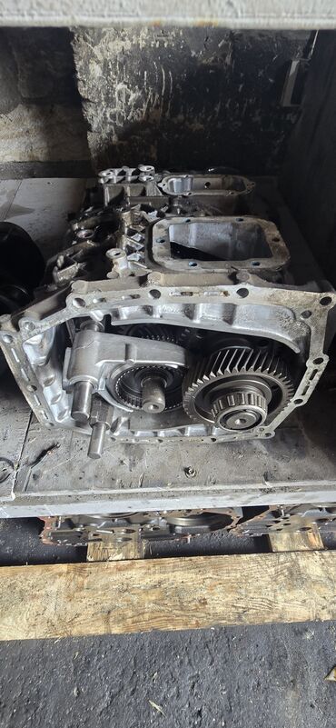 Kolenval: İsuzu NKR 55 (4JB1) NPR 66 (4HF1)(4HG1)(4HK1) mator karobka üçün — 2