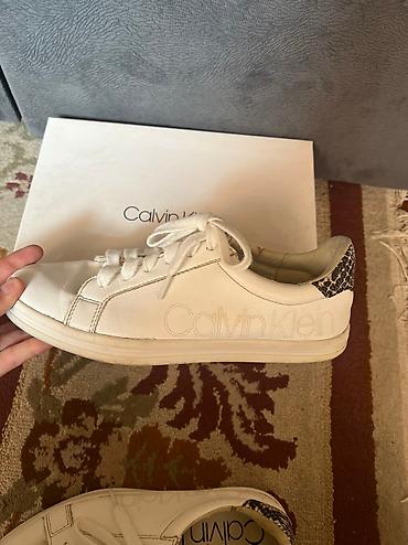 Кроссовки и спортивная обувь: Кроссовки, 38, Calvin Klein, Б/у, цвет - Белый, Платная доставка, Самовывоз — 8