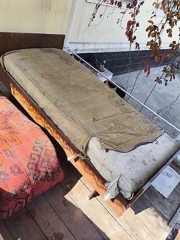 255 50 10: Диван кровать односпальные б/у 2 шт с матрасом, по 2500с/шт нужен — 7