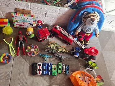 принимаю вещи: Игрушки рюкзак пожарная сигнальная музыкальная капандаши,мяч новые — 3