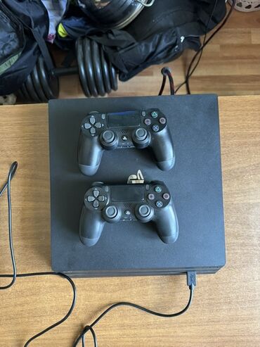 плейстейшен 4 слим: Playstation 4 pro 1tb proşifkalı 12.02 versiya içində 13 oyun üstündə