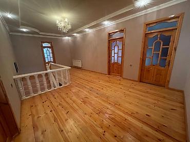 Köhnə tikili: Geniş və işıqlı mənzil interyeri - Böyük ölçülü qonaq otağı: uzun — 28