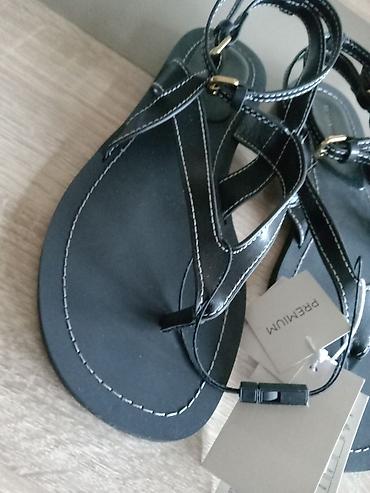 converse kragujevac: Ženske kožne sandale – crne, sa kaiševima oko zgloba - Model sa — 2