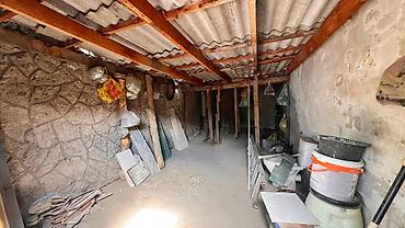 Продажа полдома: Продам Участок 2,8 соток, дом саман 59м2, р-н КНУ, 120т$ Есть — 13