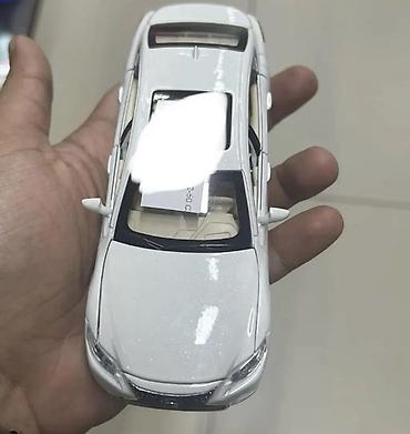 mini disk: Lexus sedan model avtomobil – kolleksiya üçün detalcı oyuncaq - — 3