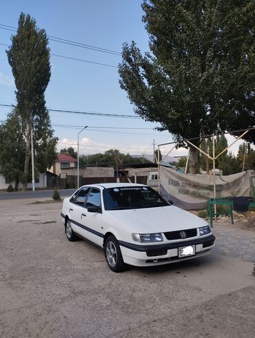 купить шины в бишкеке бу: Volkswagen Passat: 1993 г., 1.8 л, Механика, Бензин, Седан