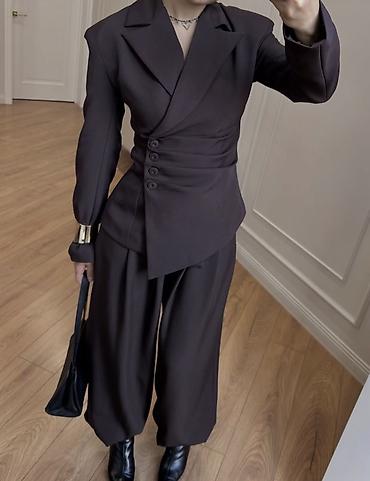 Kompleti: 💫Ženski modni komplet – strukirani blejzer + široke pantalone ✅3600 — 7