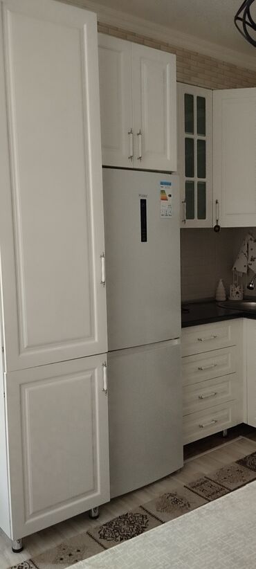 Otaqların uzunmüddətli kirayəsi: Satılır: mənzildə üçün hazır, səliqəli təmirli otaq və sanitar — 8