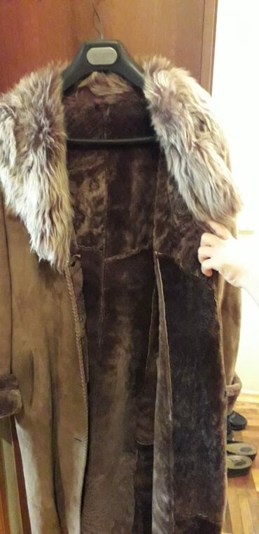 Paltolar: Dublyonka təmi̇z dəri̇ xəz türki̇yəni̇ndi̇ qadin üçün 52-54 razmerdi̇ — 6